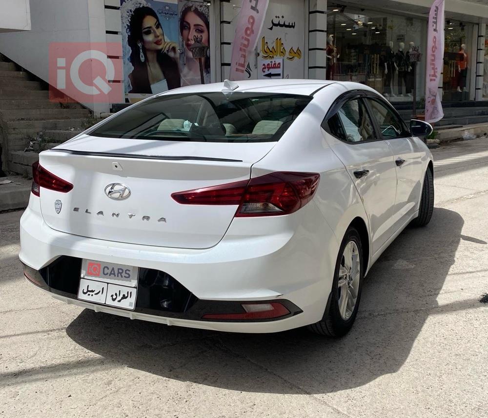 هیوندای ئەلەنترا